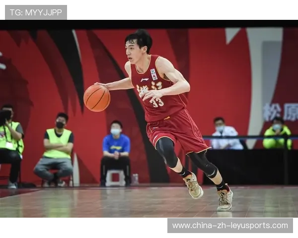 浙江稠州转换节奏迅速，吴前外线稳稳投中，展现强大篮球实力