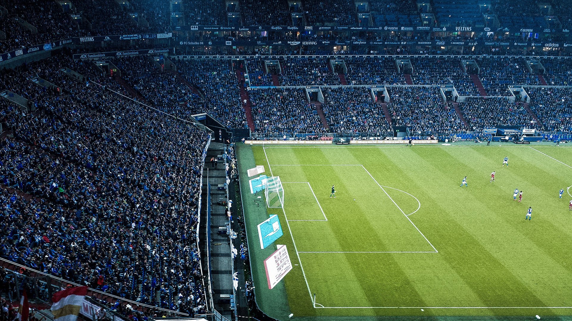 世界青年水上越野赛在珠海激烈展开