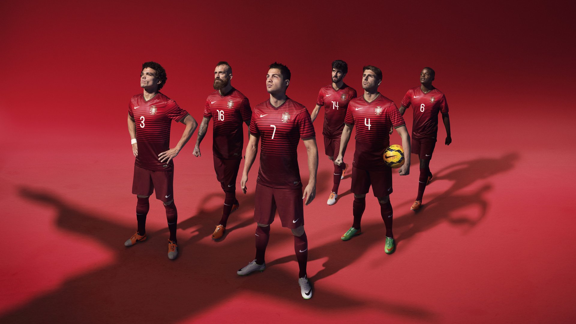 世界青年水上越野赛在珠海激烈展开